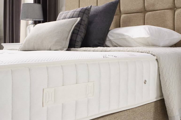 Warwick Zip And Link Bed