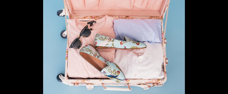 How to Pack Light (Infographic)