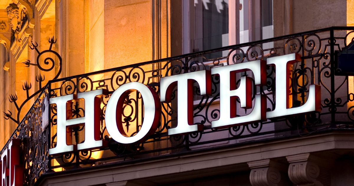 A sign spelling out the word Hotel