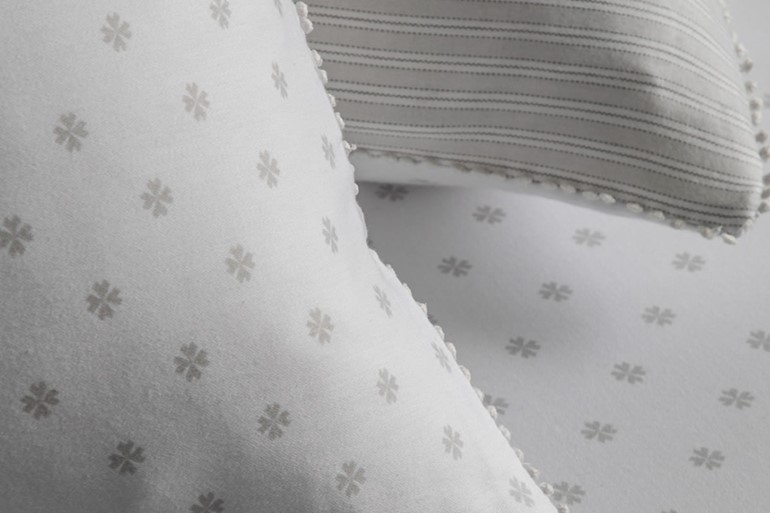 Ditsy Lace Duvet Set